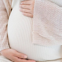 目前中国🥔👊AI芯🚄✈片落后半个身位👨‍🍳的开局，😐🥡远远好于🕯之前中国企业在😢🇧🇮